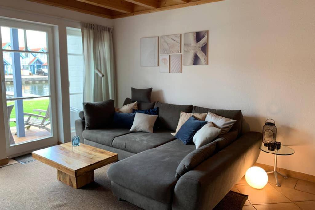 Ferienhaus Mit Bootssteg Am See In راينزبرج المظهر الخارجي الصورة